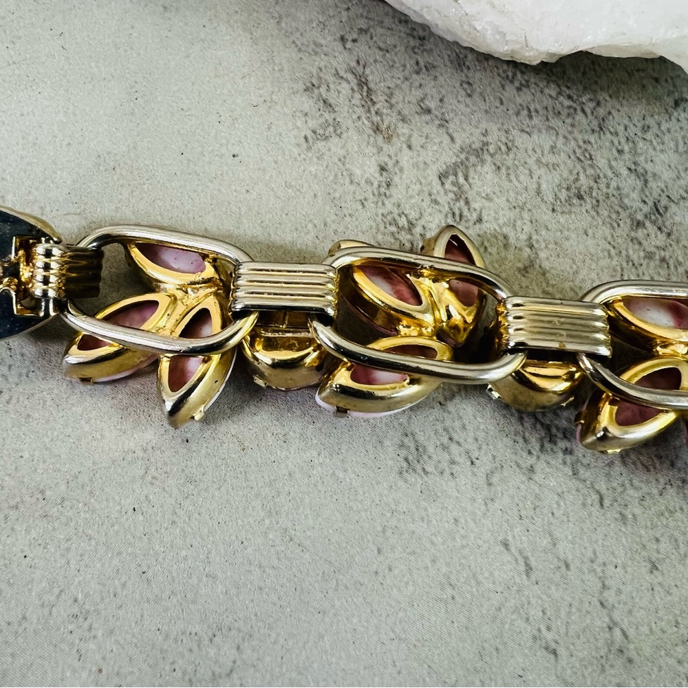 Vintage Juliana Pink White Swirl Milk Glass and Rhinestone Bracelet 6.75in - Picture 11 of 14